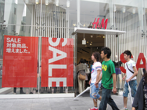 Modisch und billig: H&Ms Erfolgskonzept kommt auch in Japan gut an.