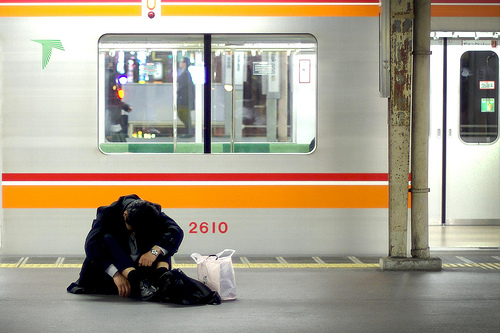 Eine kurze Verschnaufpause: Stress als ständiger Begleiter im japanischen Arbeitsalltag.