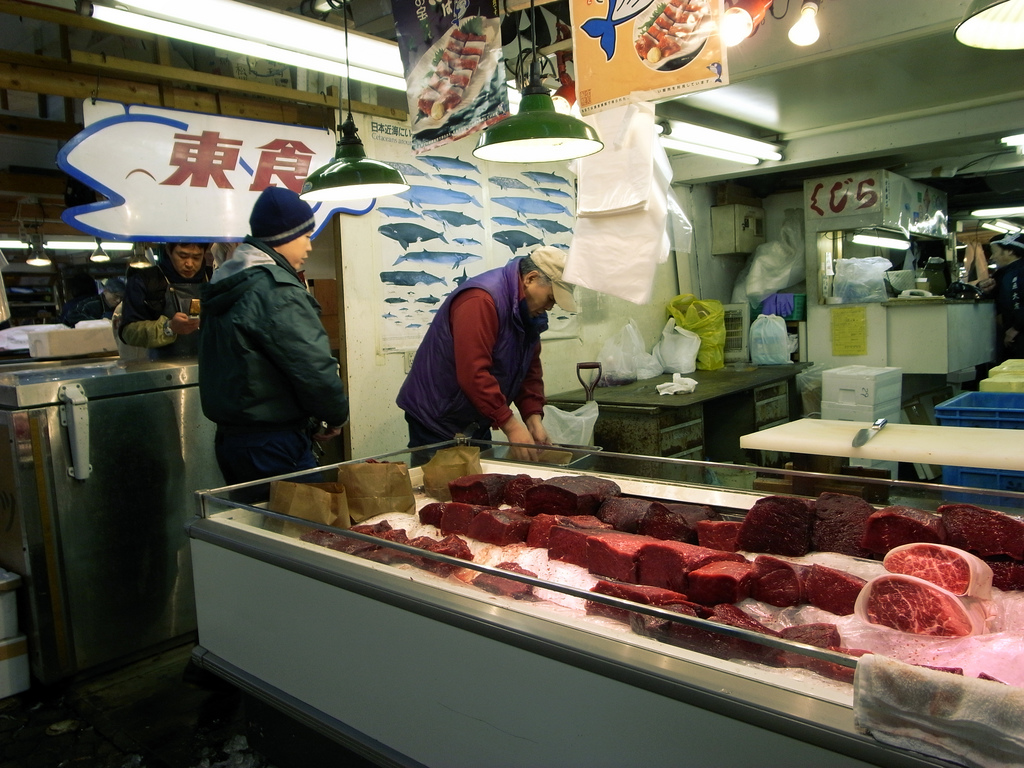 Walfleisch im Tokioter Fischmarkt Tsukiji