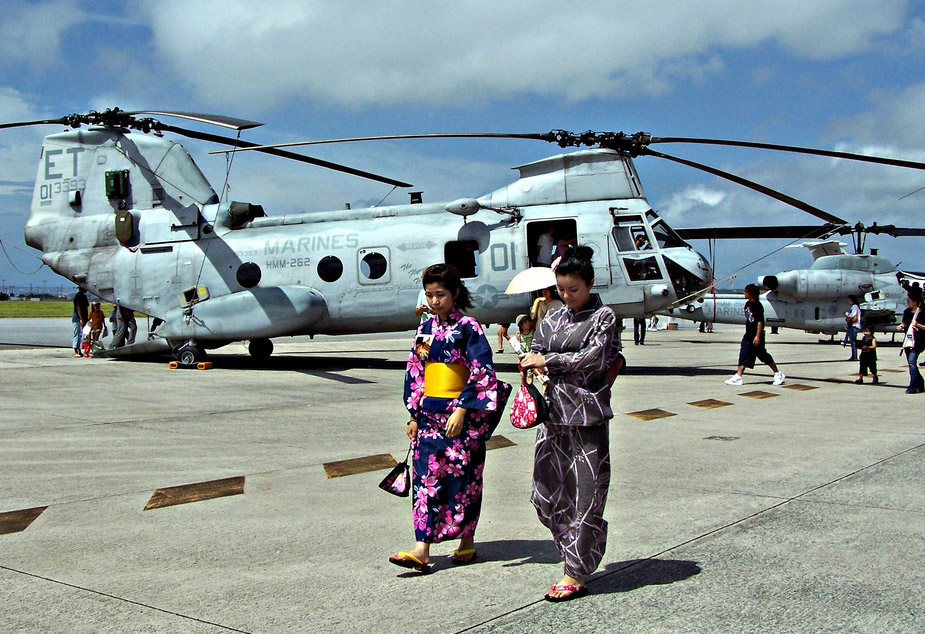 Ein hart umkämpfert Ort: Helikopter auf dem Militärstützpunkt Futenma in Okinawa.