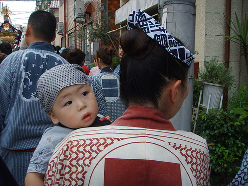 Rückkehr zu traditionellen Werten? Eine japanische Mutter mit ihrem Kind.