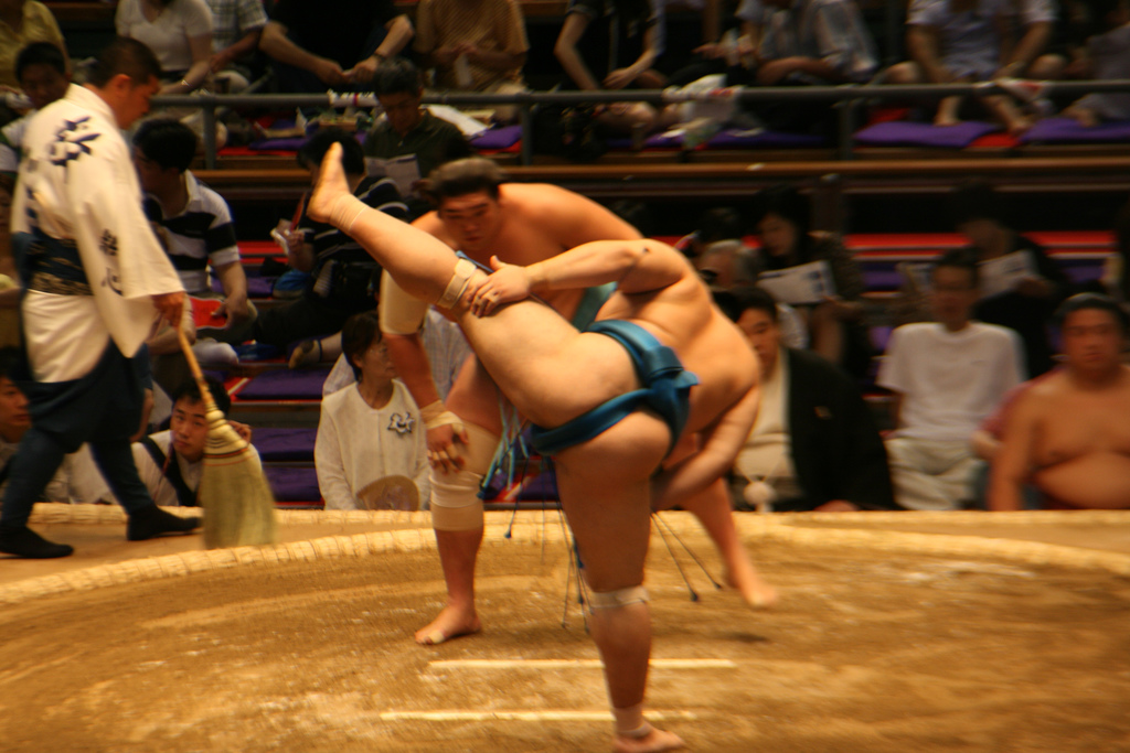 Nicht ganz sauber: Sumokämpfer vor einem Match in Nagoya.