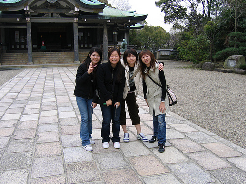 Für Tempel bleibt nur wenig Zeit: Chinesische Touristen in Osaka.