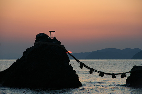 Wo die Sonne keine Stunde später aufgeht: Morgenröte in Japan.