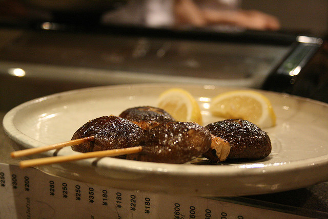 In China angebaut, in Japan gegessen: Shiitake am Spiess.
