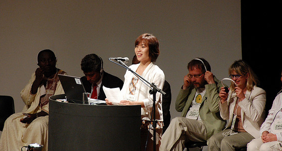 Auch international präsent: Inamura in einer Rede 2008 am globalen Kongress der Grünen im brasilianischen São Paolo.