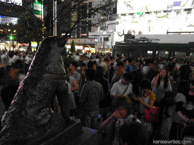 Immer in Blickweite: Die Hachiko-Statue vor dem Bahnhof Shibuya.