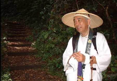Naoto Kan auf seiner Pilgerreise im Jahr 2004.