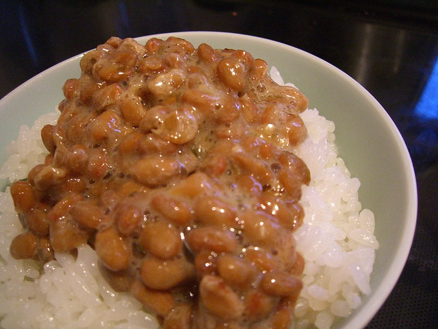 Ein beliebtes Gericht in Japan: Natto auf Reis.