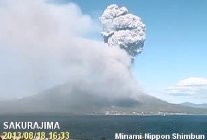 Der Ausbruch des Sakurajima am 18. August 2013.