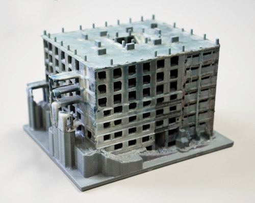 Ein mit dem 3D-Drucker hergestelltes Modell eines Gebäudes auf Hashima.