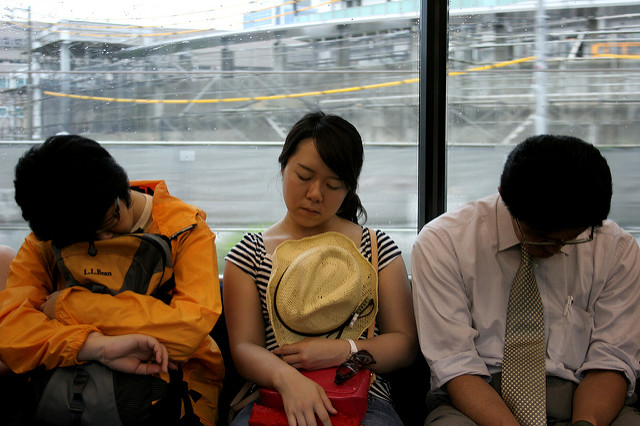 In einem Zug in Japan.
