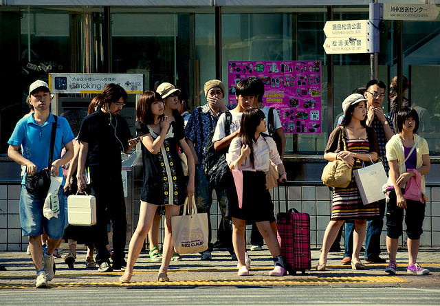 Wohin führt die Reise? Junge Menschen in Japan.
