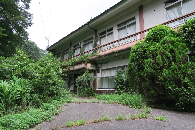 Ein leer stehendes Haus in Japan.