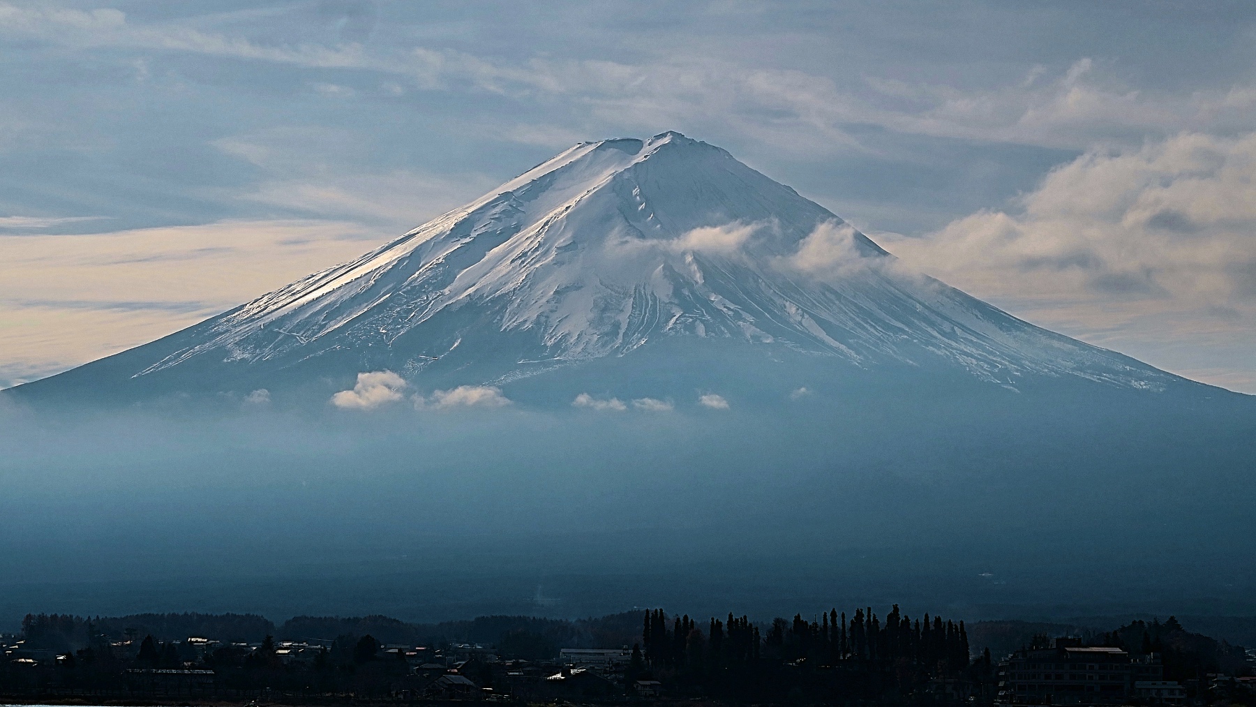 Ein Foto vom Fuji im Winter.