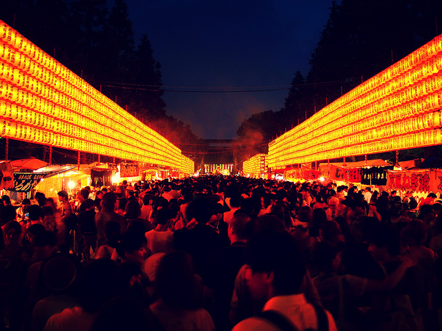 Sommer in Tokio: Das Mitama-Matsuri, das Fest der Seelen, im Yasukuni-Schrein.