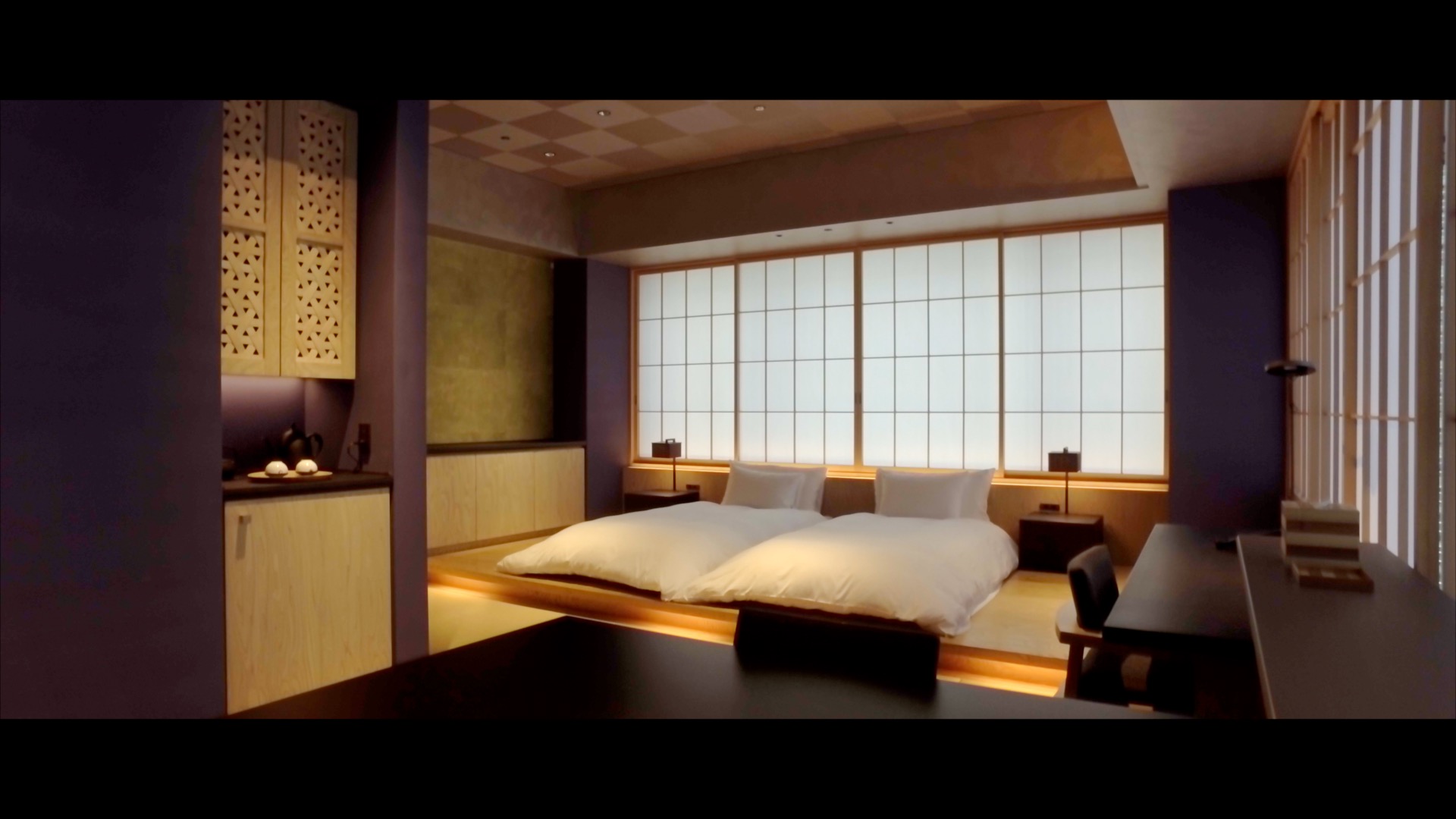 Ein erhöhtes Futon-Bett. Es ist eines von drei verschiedenen Zimmerkategorien.