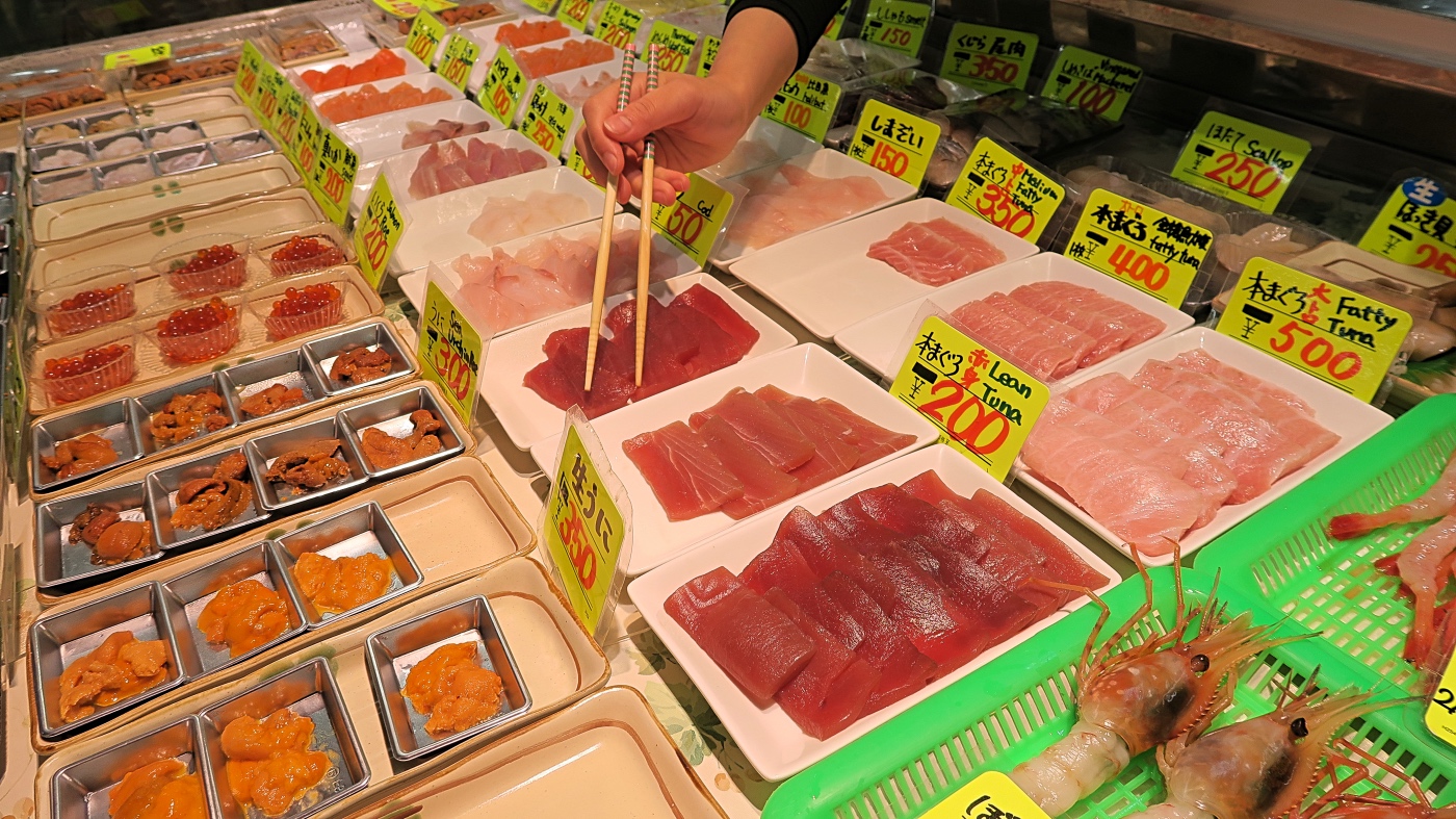 Katte-don in Kushiro: Die Auswahl an frischen Fischsorten ist riesig.