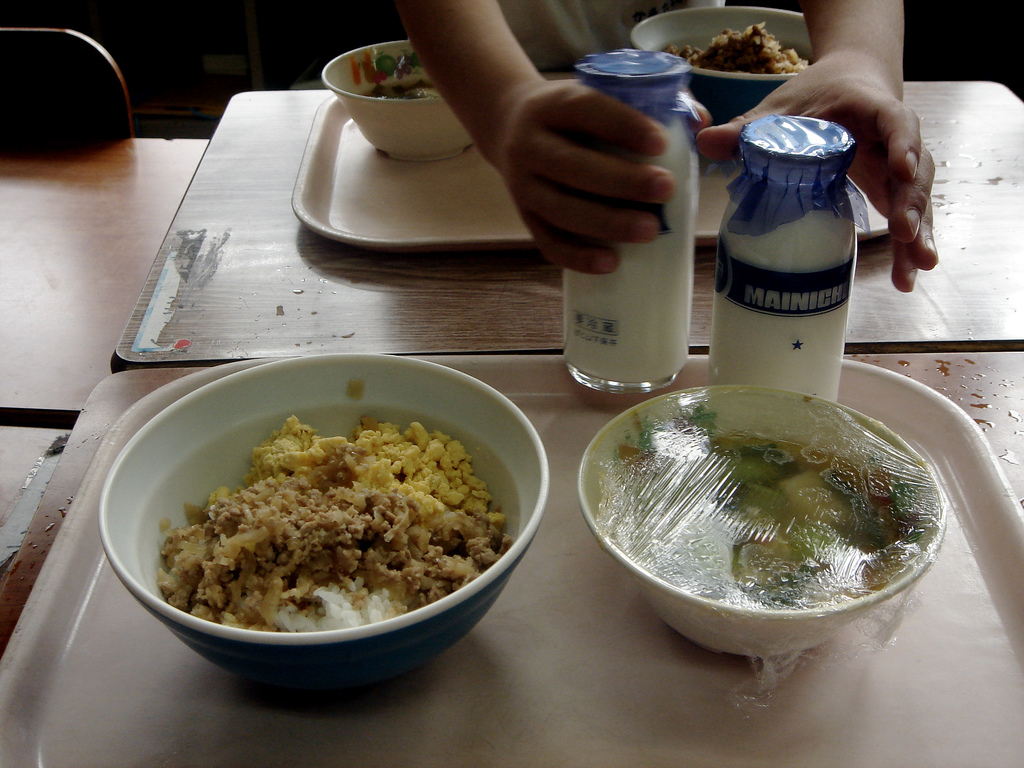 Das gibt es schon seit 1954 in Japan: Das gemeinsame Mittagessen in der Schule.