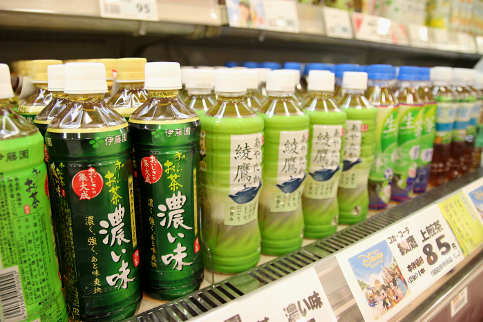 Die Auswahl an ungezuckerten Erfrischungsgetränken ist gross in Japan.