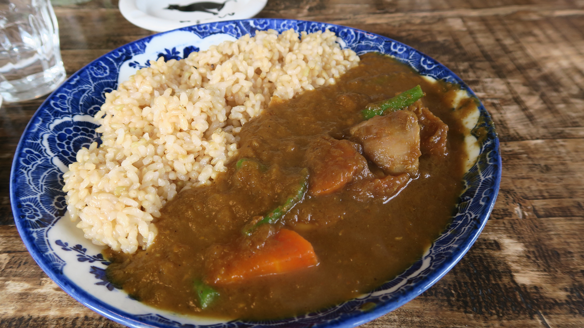 Ein reichhaltiges Curry-Rice, das ich im Städtchen Ome gegessen habe.