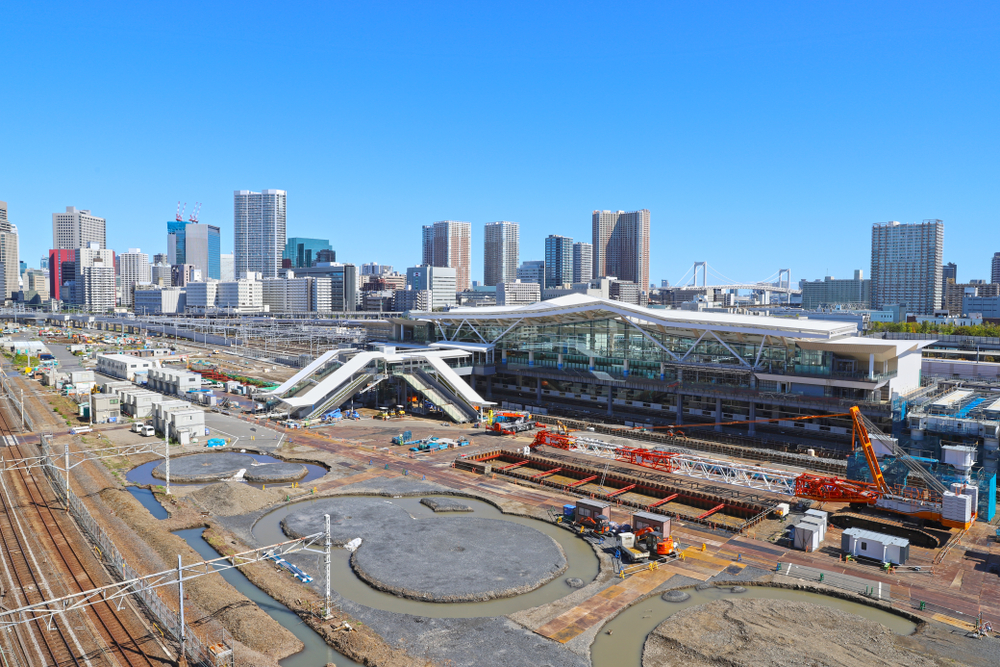 Der Bahn­hof Taka­na­wa Gate­way im Okto­ber 2019. Im Früh­ling 2020 ist Eröffnung.