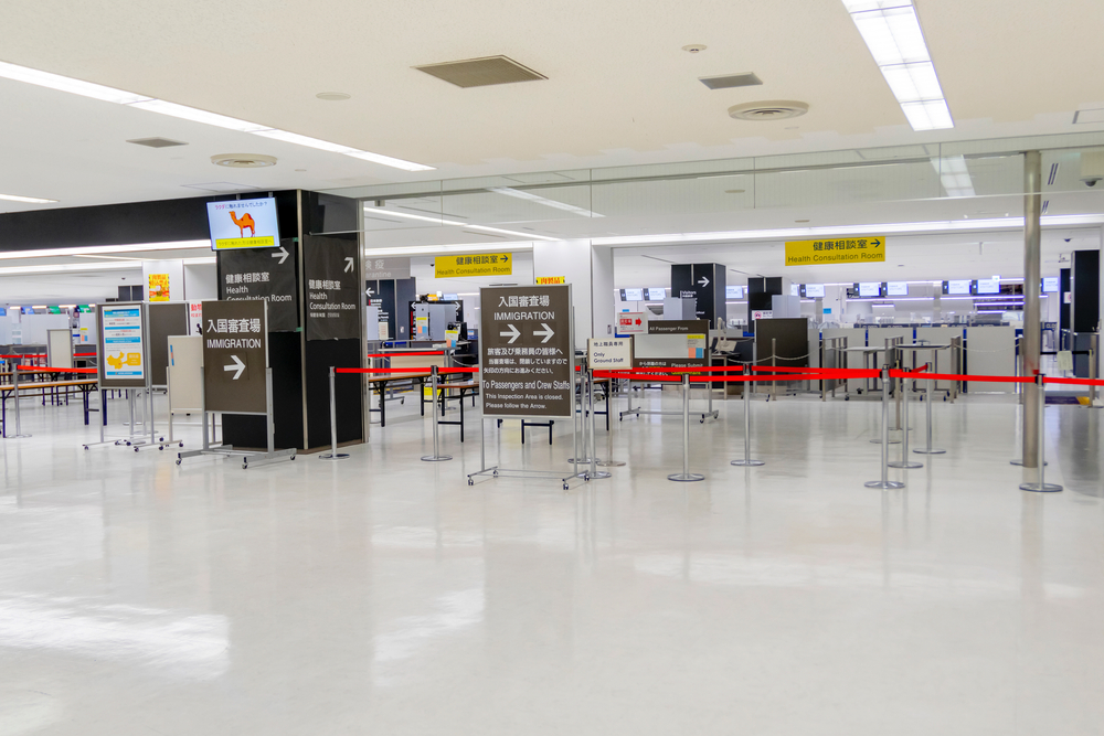 Leere Einreisehallen im Flughafen Narita.
