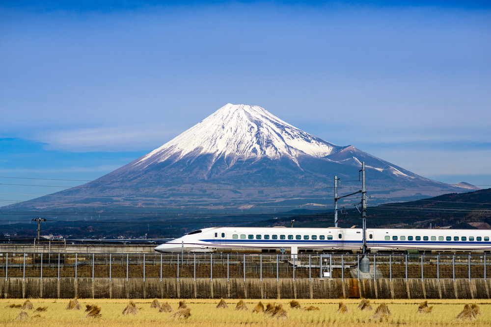 Der Toka­i­do-Shink­an­sen.