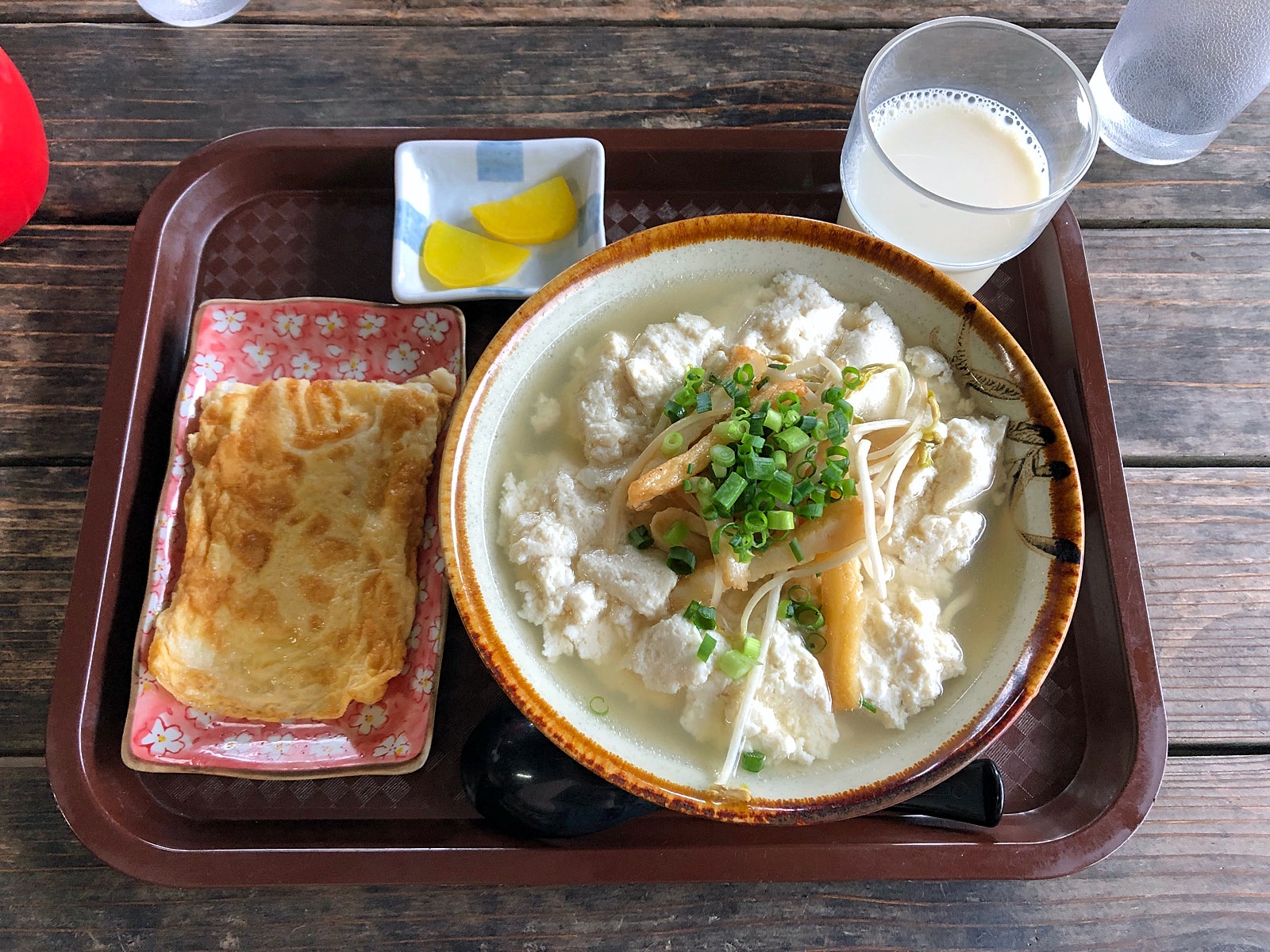 Frühstück bei Tofu-Higa.