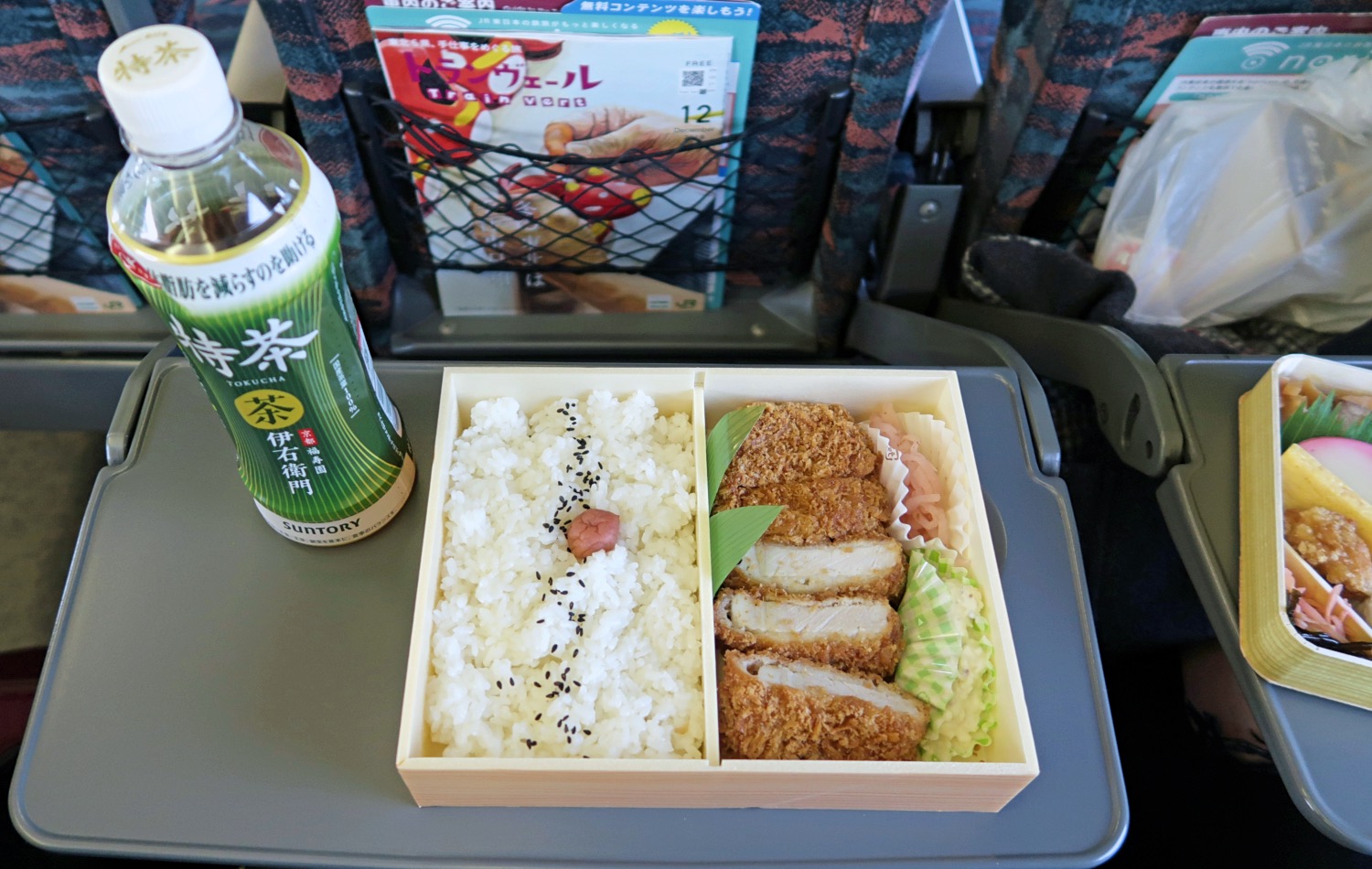 Eine typische Lunchbox in Japan.