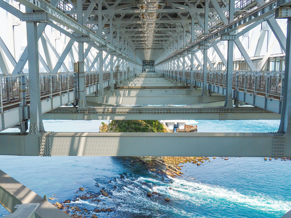 Eigentlich für den Shikoku-Shinkansen vorgesehen: Die untere Ebene der Onaruto-Brücke.