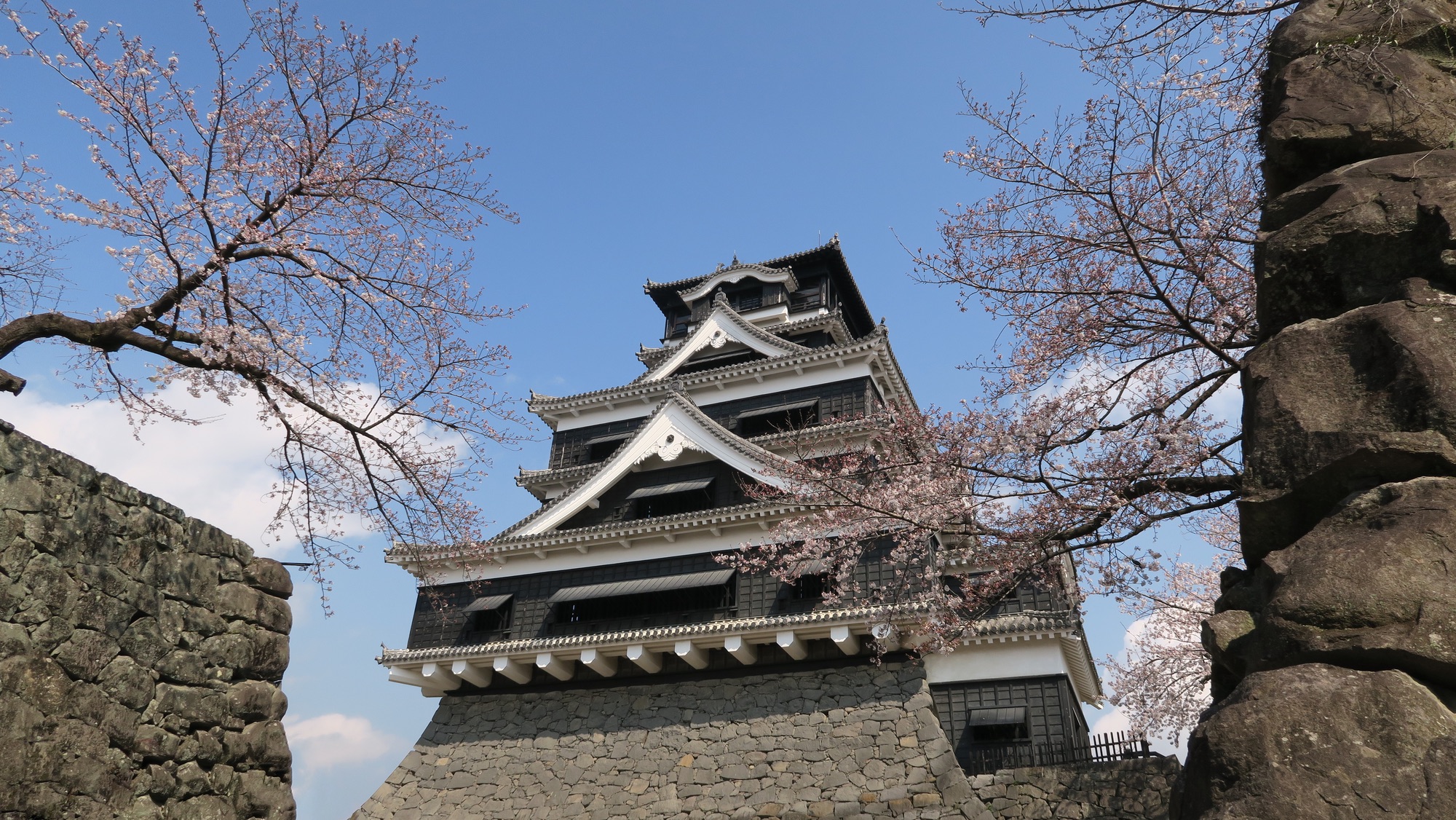 Die Burg von Kumamoto im März 2016.