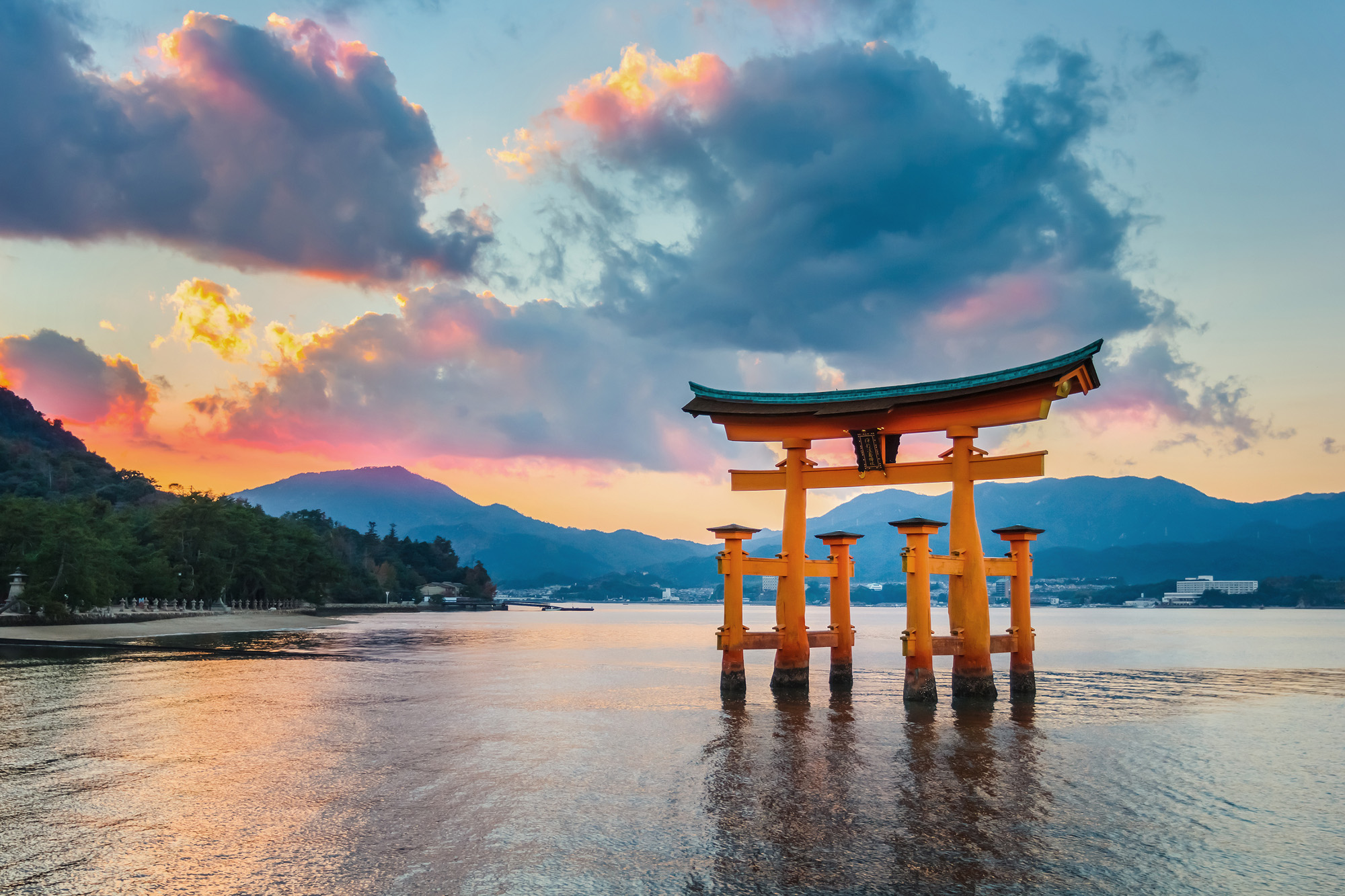 Das berühmte Torii auf der Insel Miyajima.