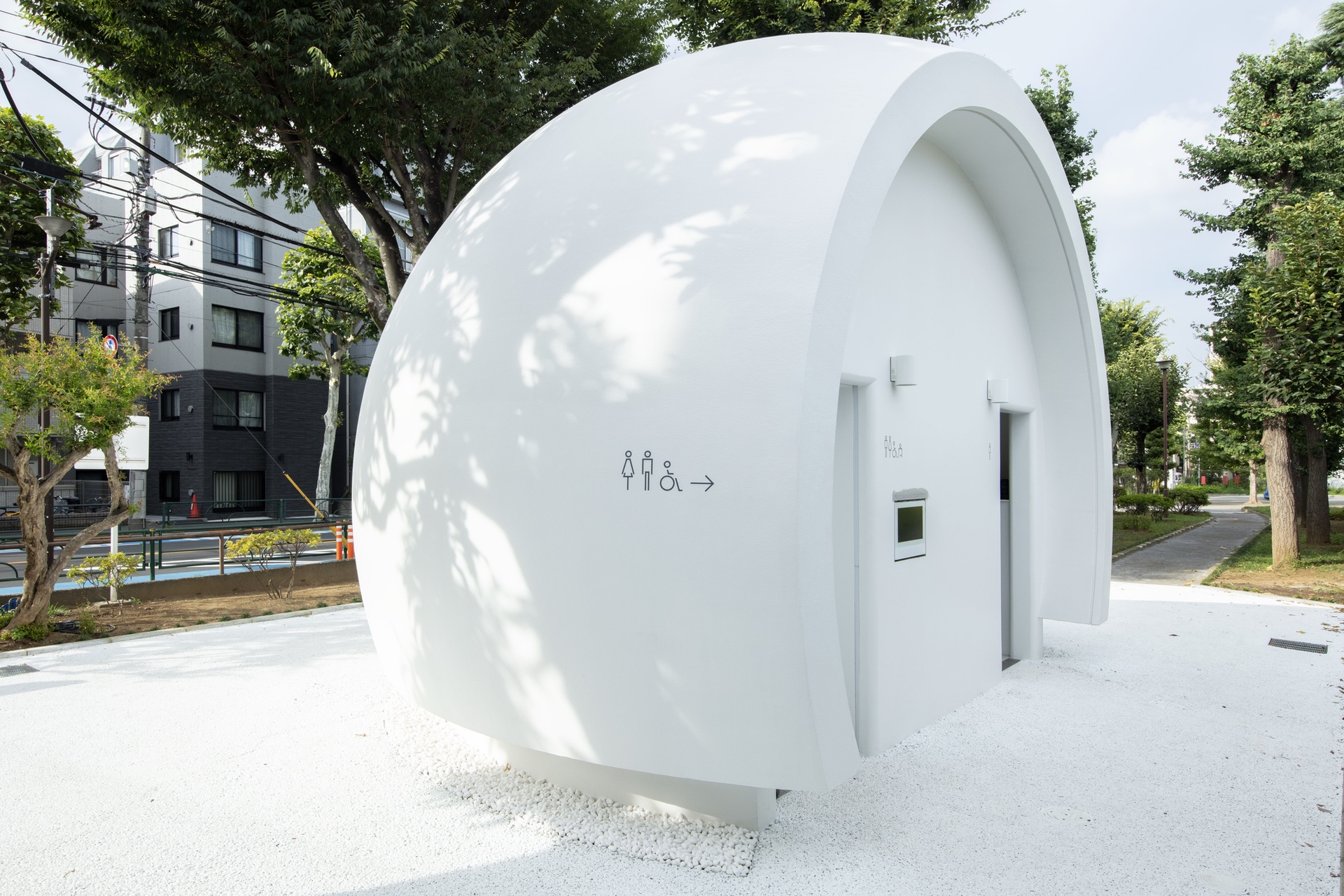 Die "Hi Toilet" steht im Nanago-Dori-Park im Bezirk Shibuya.