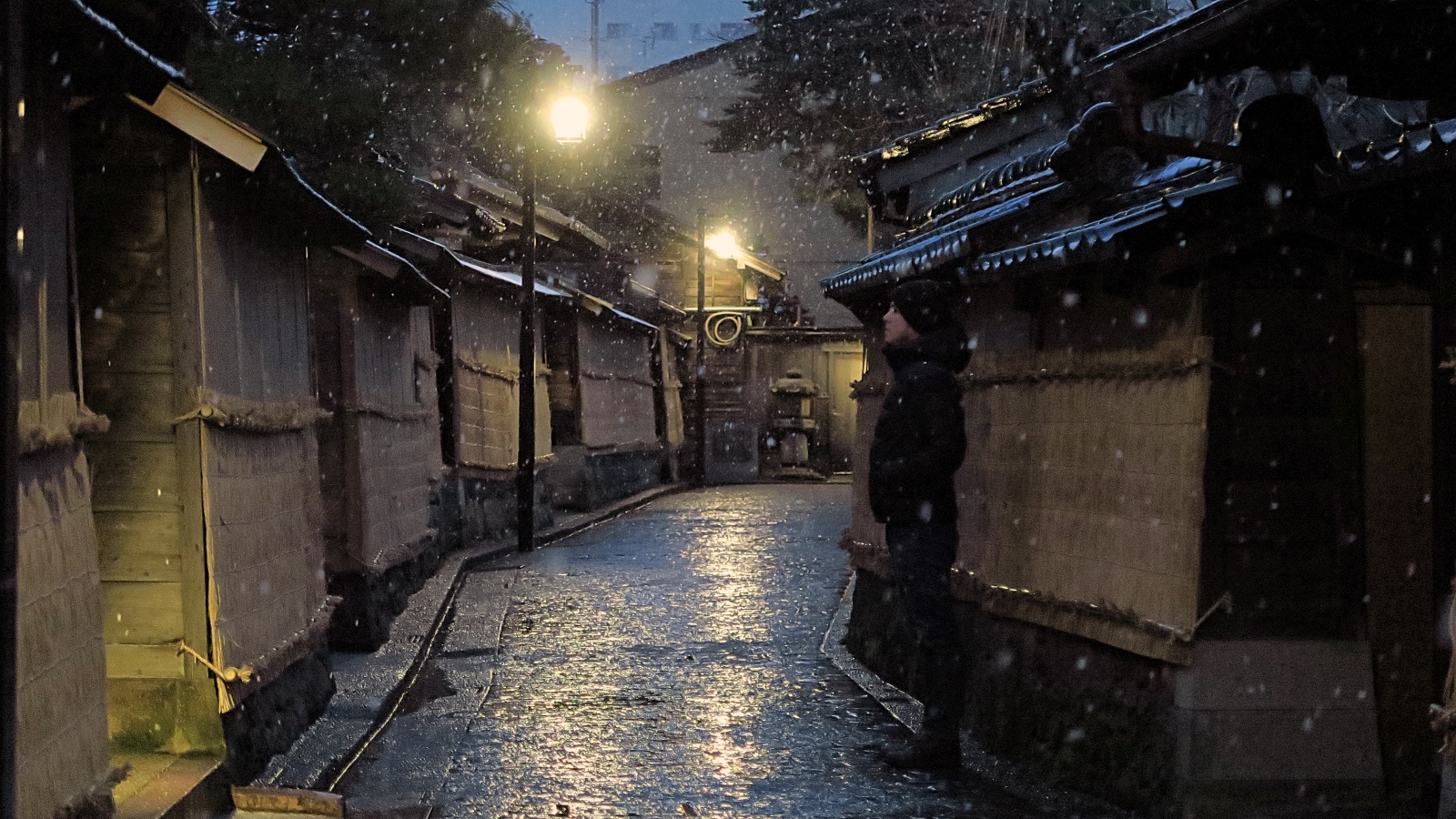 Das Samu­rai-Vier­tel bei Schneefall.