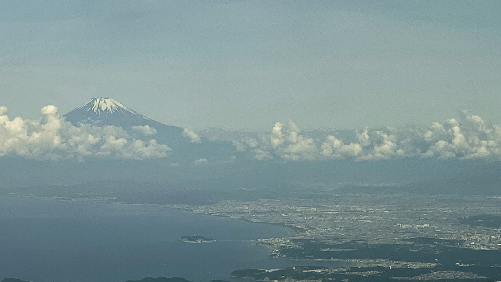 Der Fuji und die Bucht von Sagami.