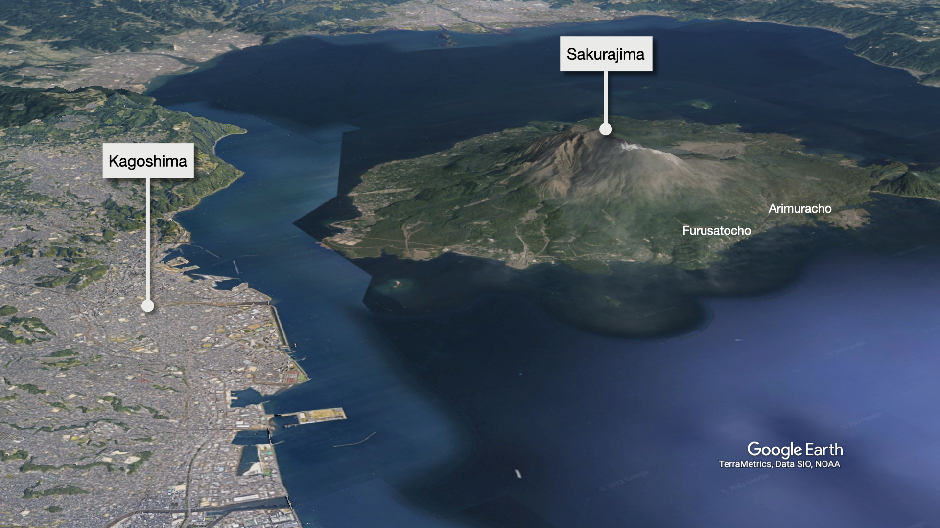 Der Sakurajima liegt nur wenige Kilometer vor Kagoshima.