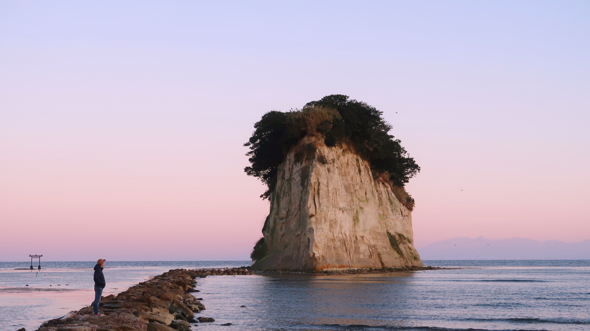 Die Felseninsel Mitsukejima.