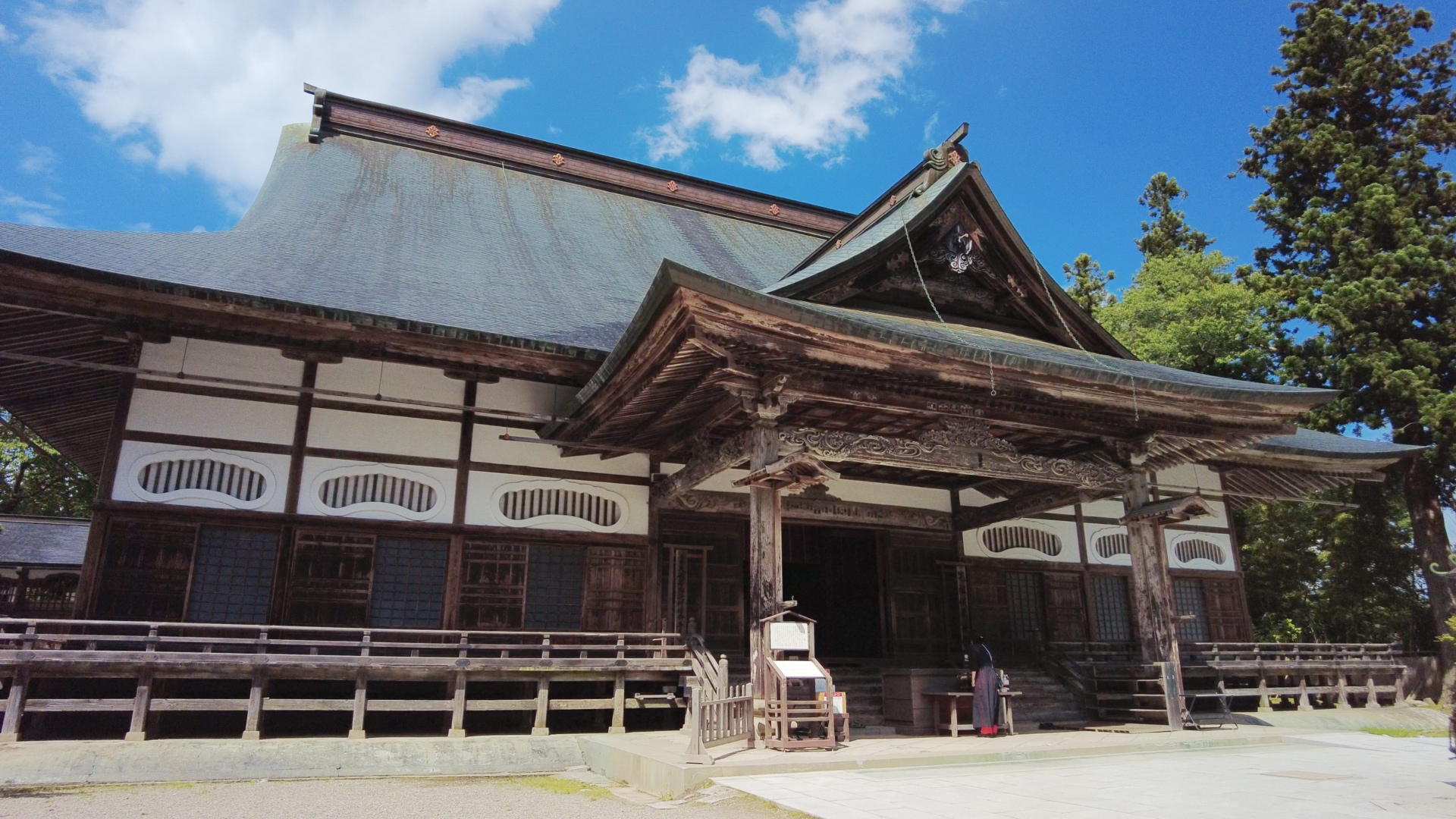 Die grosse Haupthalle des Tempels Chūson-ji.