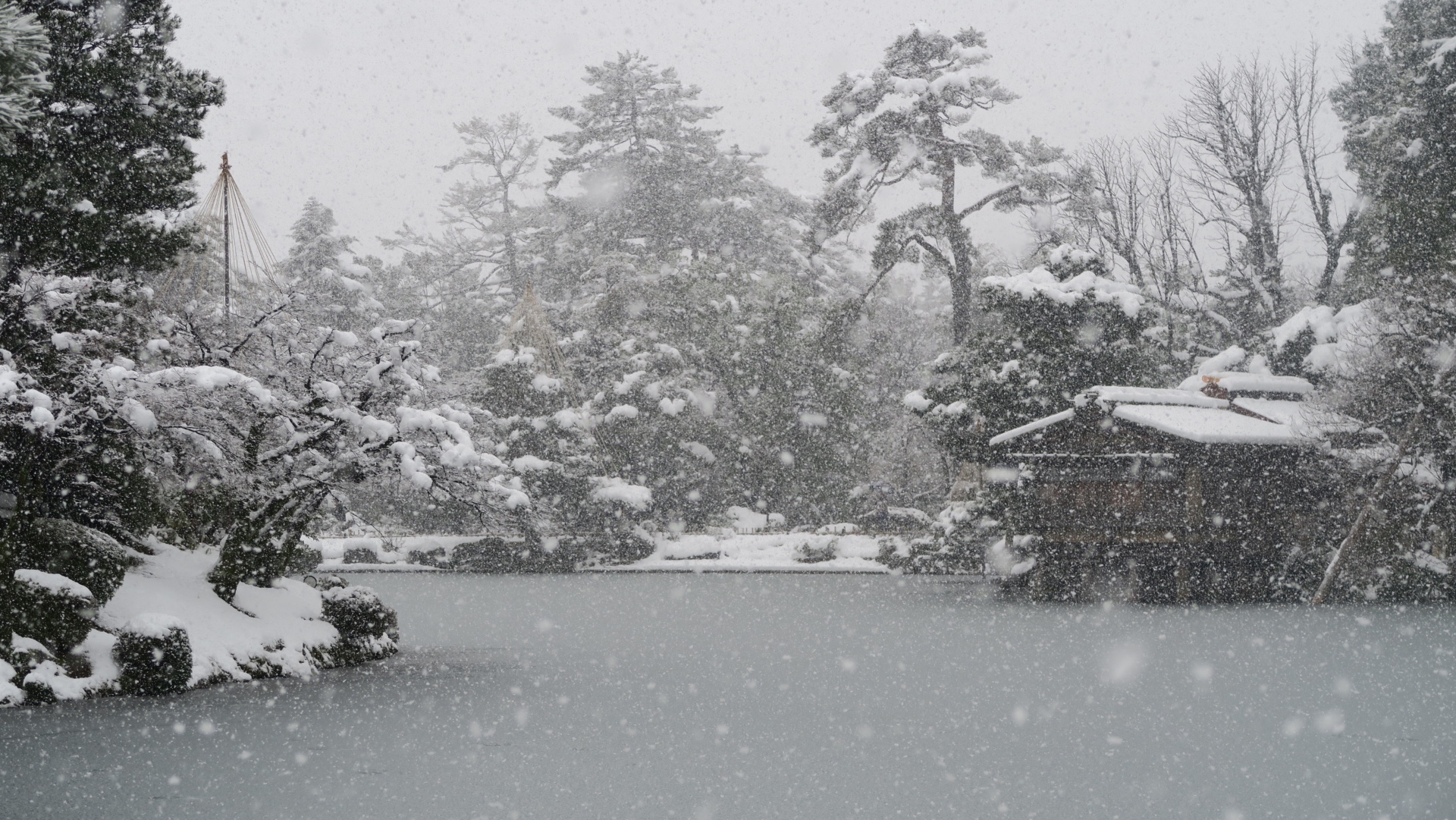Ein Schneetag im Kenrokuen in Kanazawa (Archivbild).
