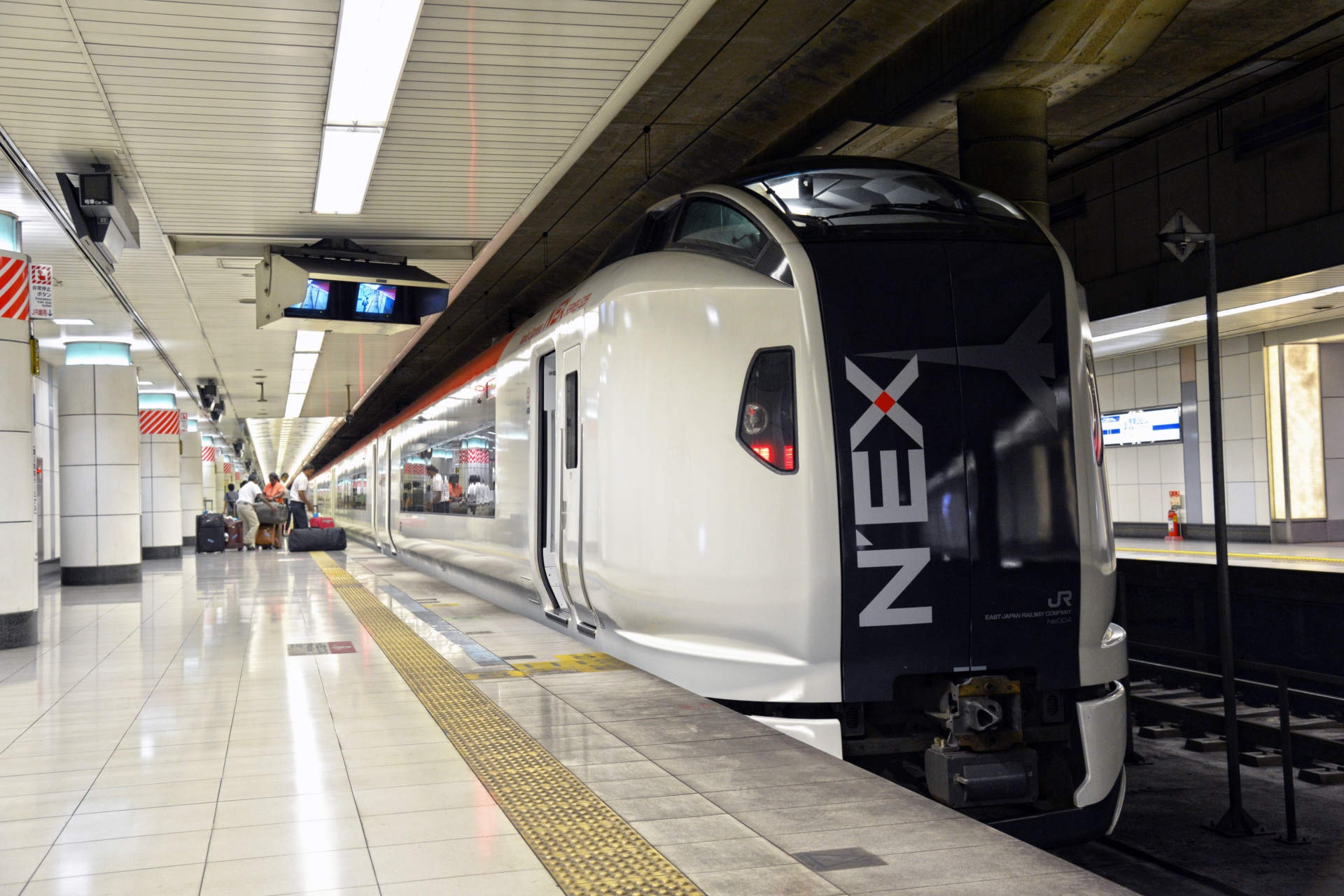Das bisherige Design des JR Narita Express.