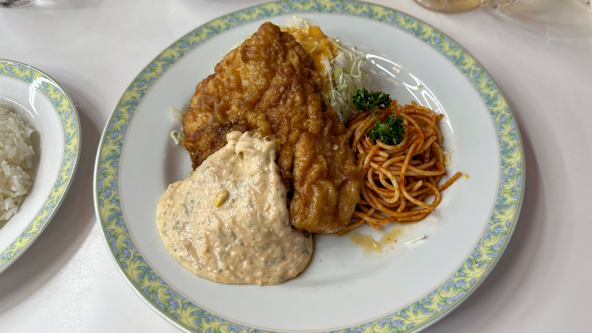 Mit Tartarsauce: Chicken Nanban im Ogura in Miyazaki.