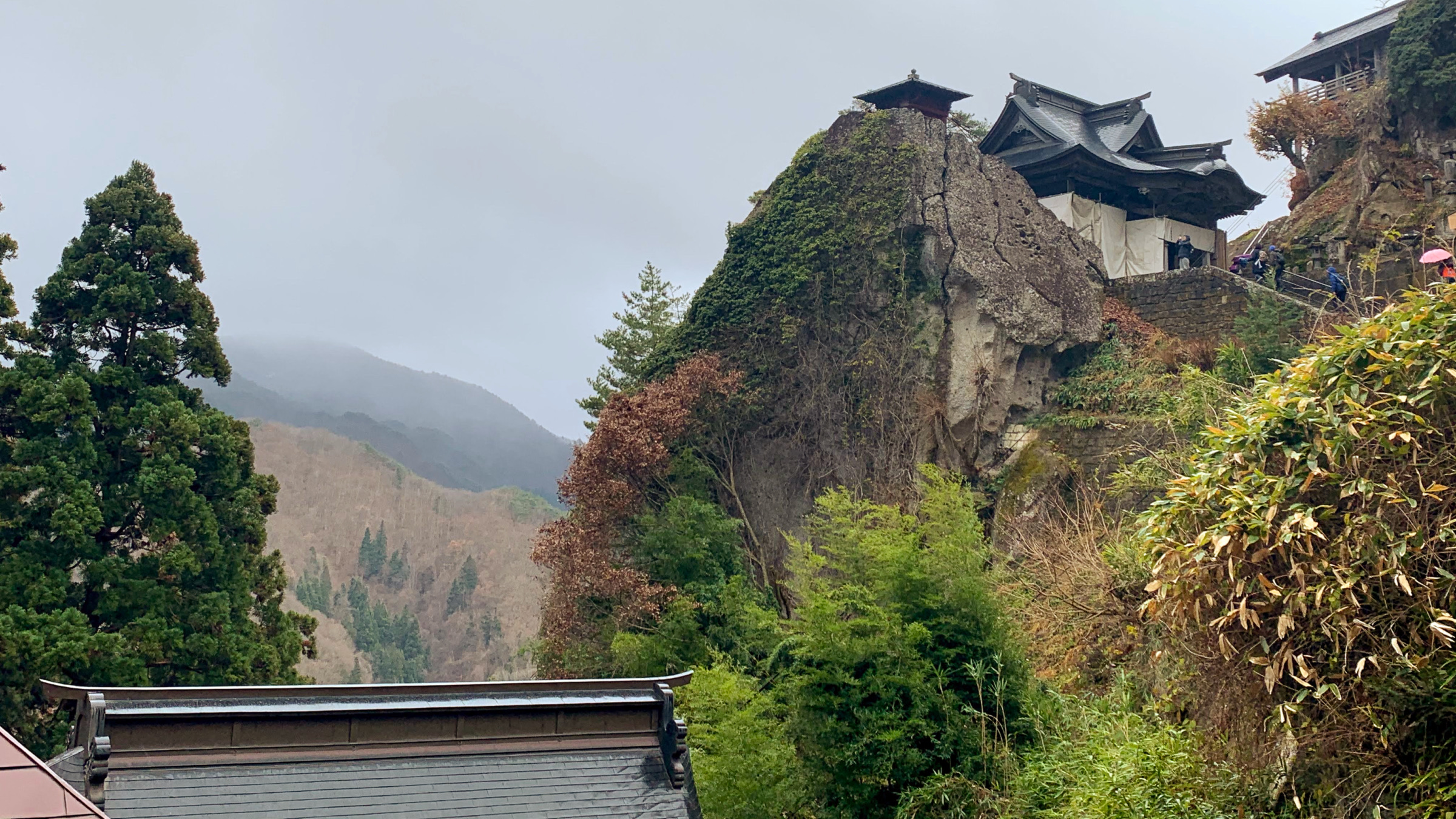Offiziell heisst der Bergtempel Risshaku-ji.