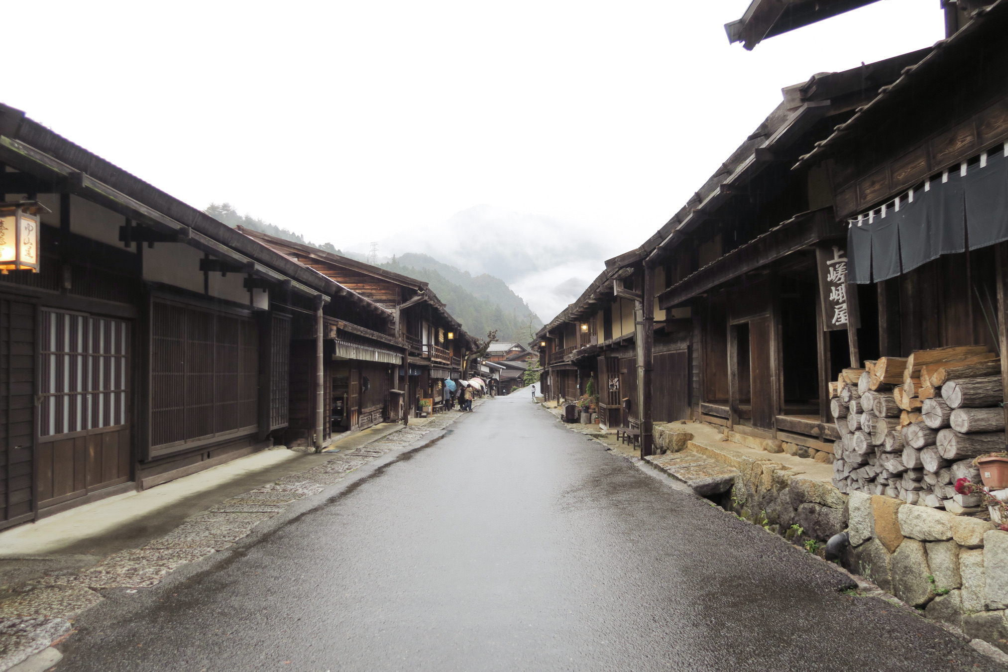 Eine historische Hauptstrasse in Tsumago.