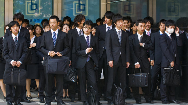 Japan: Im Land der Uniformen