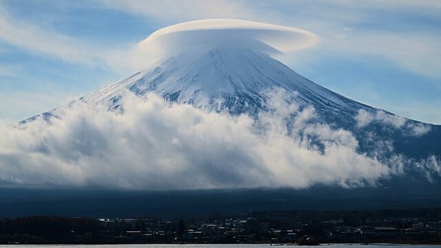 Der Fuji mit Hut