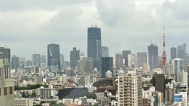 Der neue Wolkenkratzer neben dem Tokyo Tower