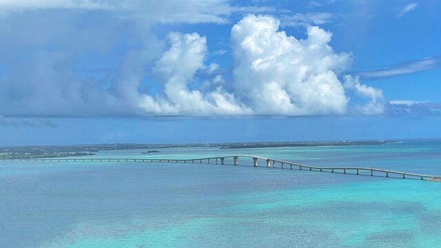 Die Brücke ins Inselparadies