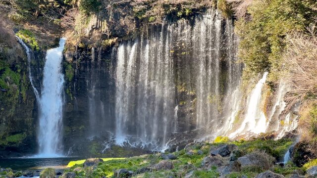Shiraito Falls: Poetische Wasserfälle