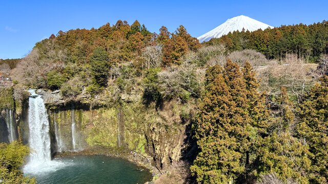 Der Wasserfall und der Fuji
